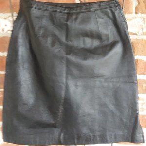Newport News Easy Style Leather Skirt Size 8